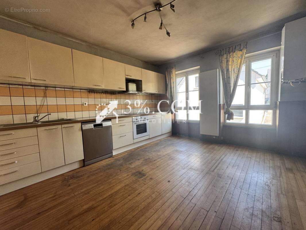 3%COM Grand triplex F5 de  156m2 au sol avec 4 chambres - photo 4