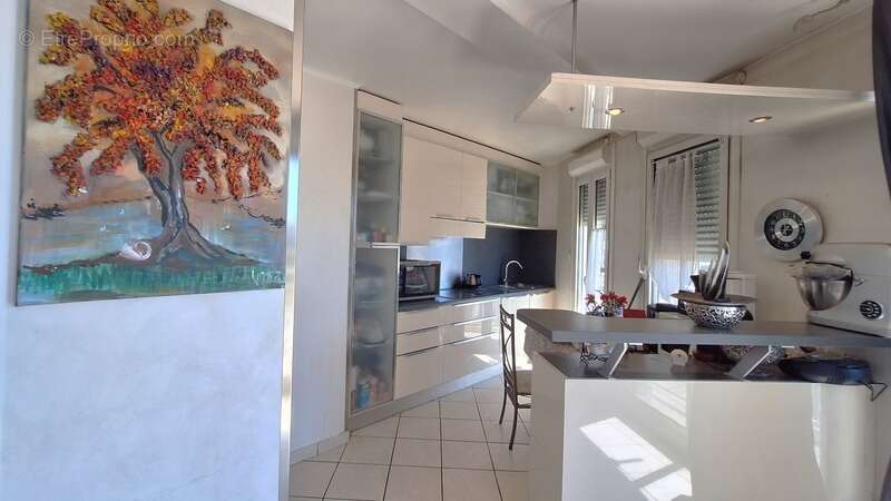 Appartement à MARSEILLE-4E