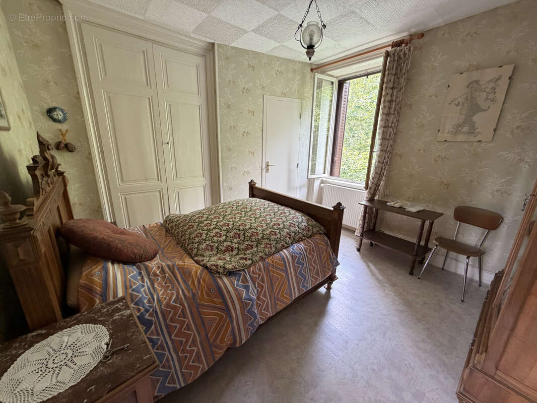 Maison à LA MONNERIE-LE-MONTEL