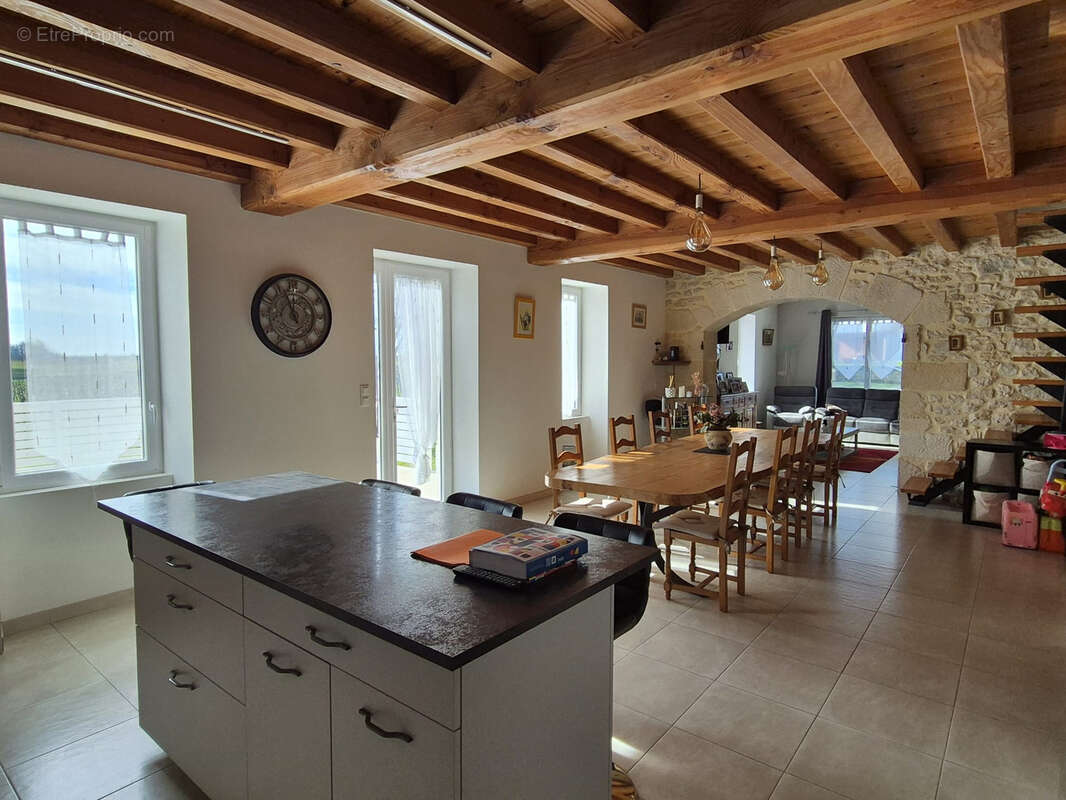 Maison à SAUVETERRE-DE-GUYENNE