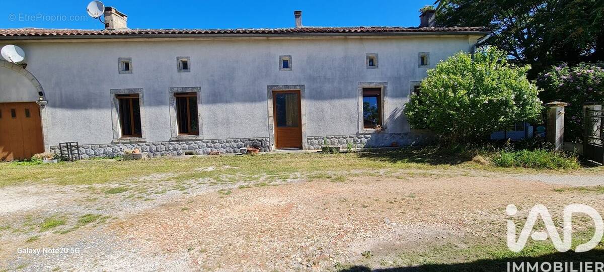 Photo 1 - Maison à BAIGNES-SAINTE-RADEGONDE