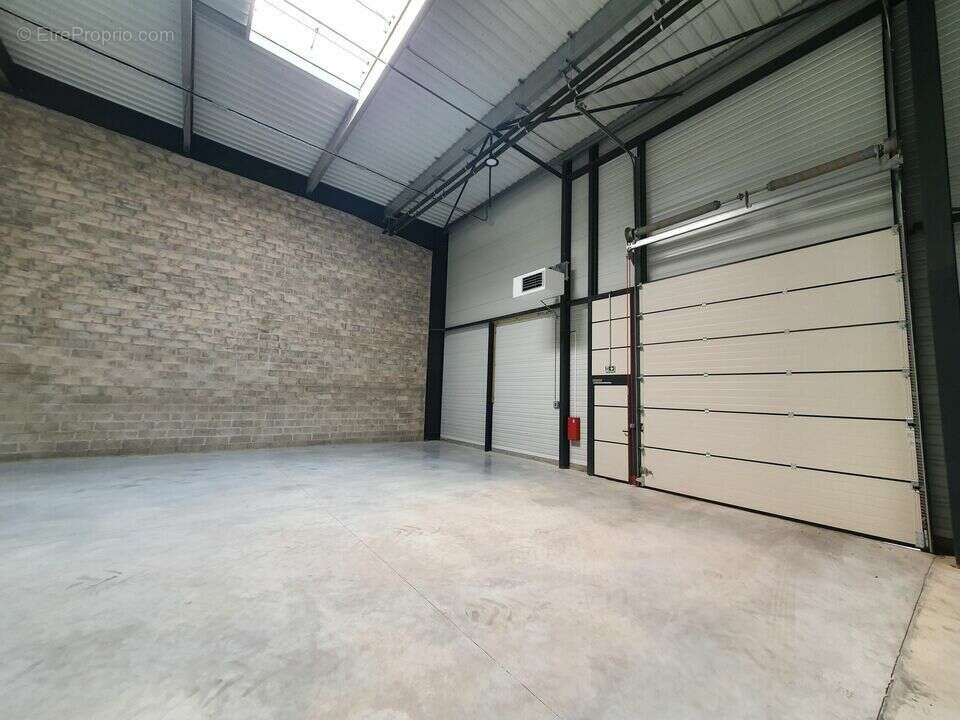649 m² à Bailly-Romainvilliers  - photo 4