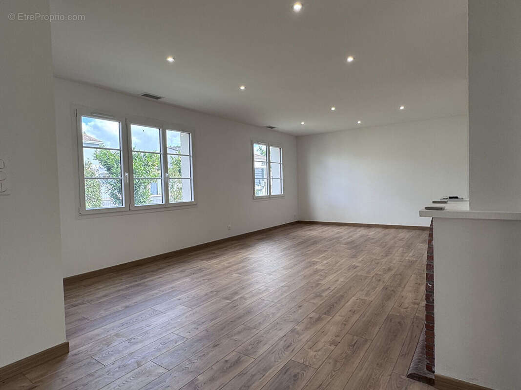 Maison Eysines 4 pièce(s) 74 m2 - photo 2