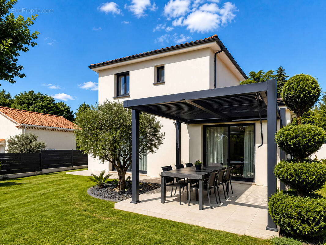 Maison à ROUSSILLON