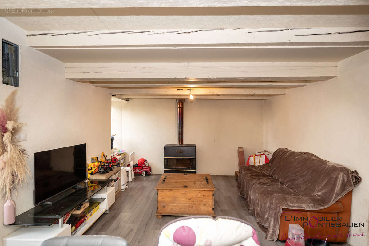 Maison à BIANS-LES-USIERS