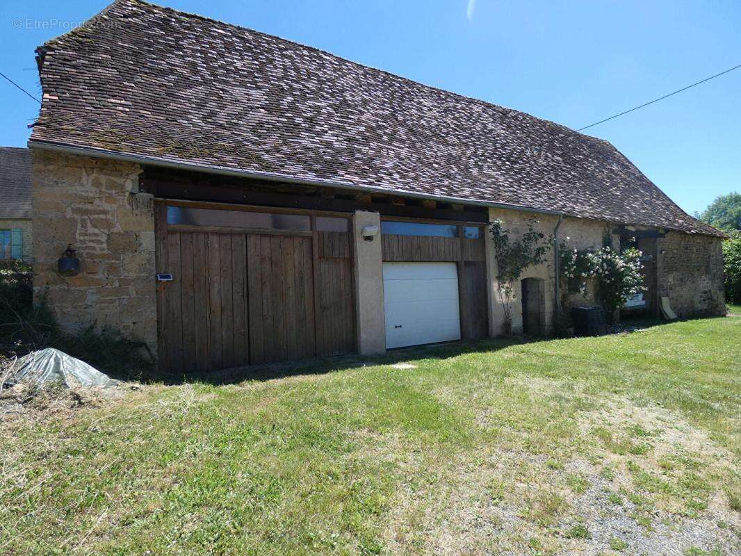 Maison 127 m2 / 2 chambres / studio / grange /  terrain 1362m² - photo 5