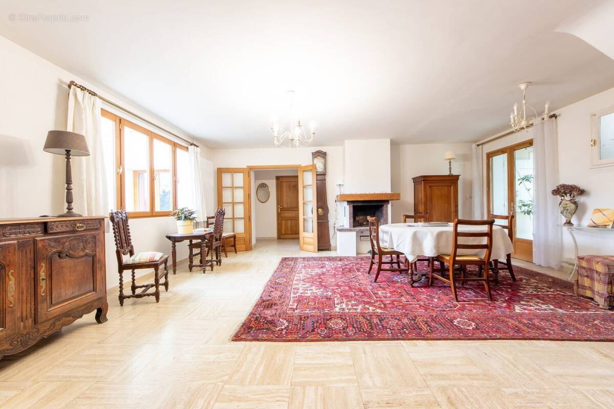 Maison à LE PLESSIS-ROBINSON