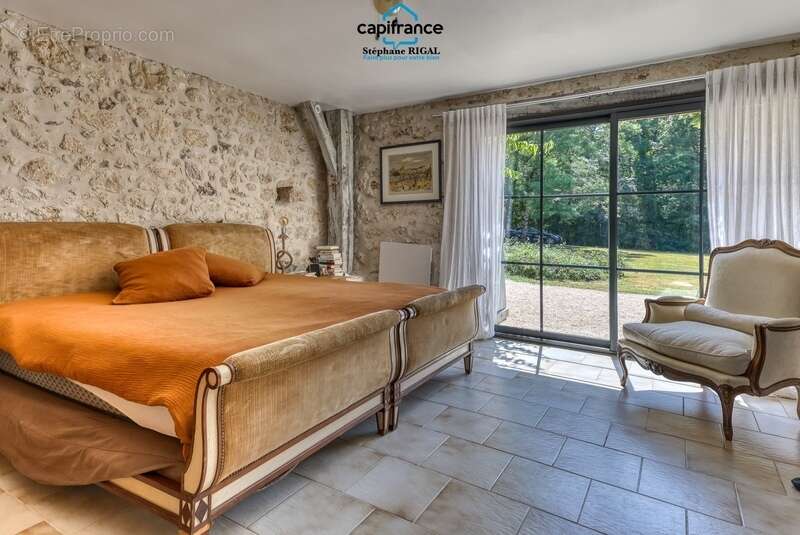 Propriete à vendre à Beaumontois en Périgord, Maison et gîte de 340m2 habitables sur 1,7ha avec piscine - photo 9