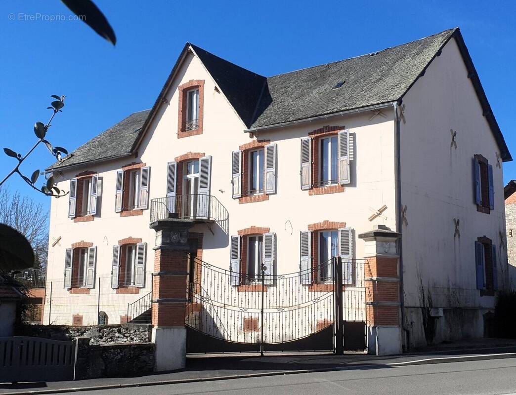 Maison à LA SALVETAT-PEYRALES