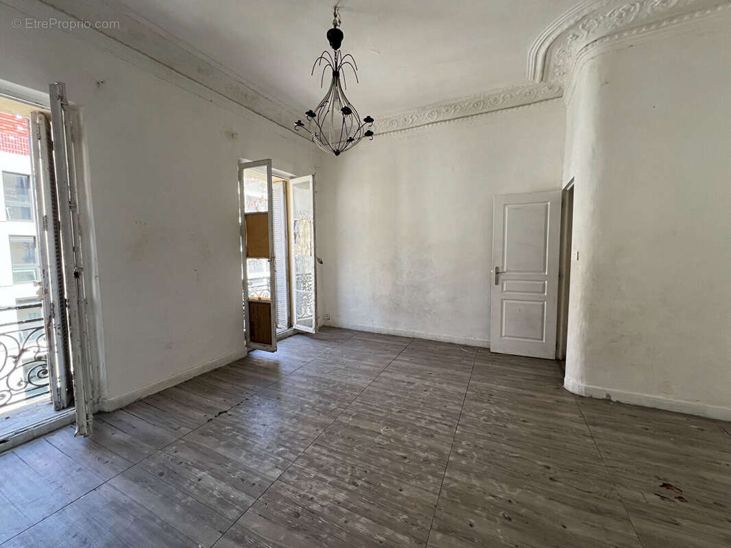 Appartement à MARSEILLE-2E