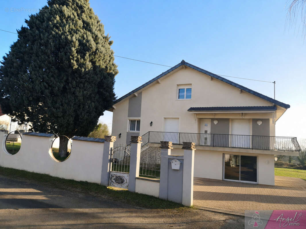 Maison à LANTENNE-VERTIERE