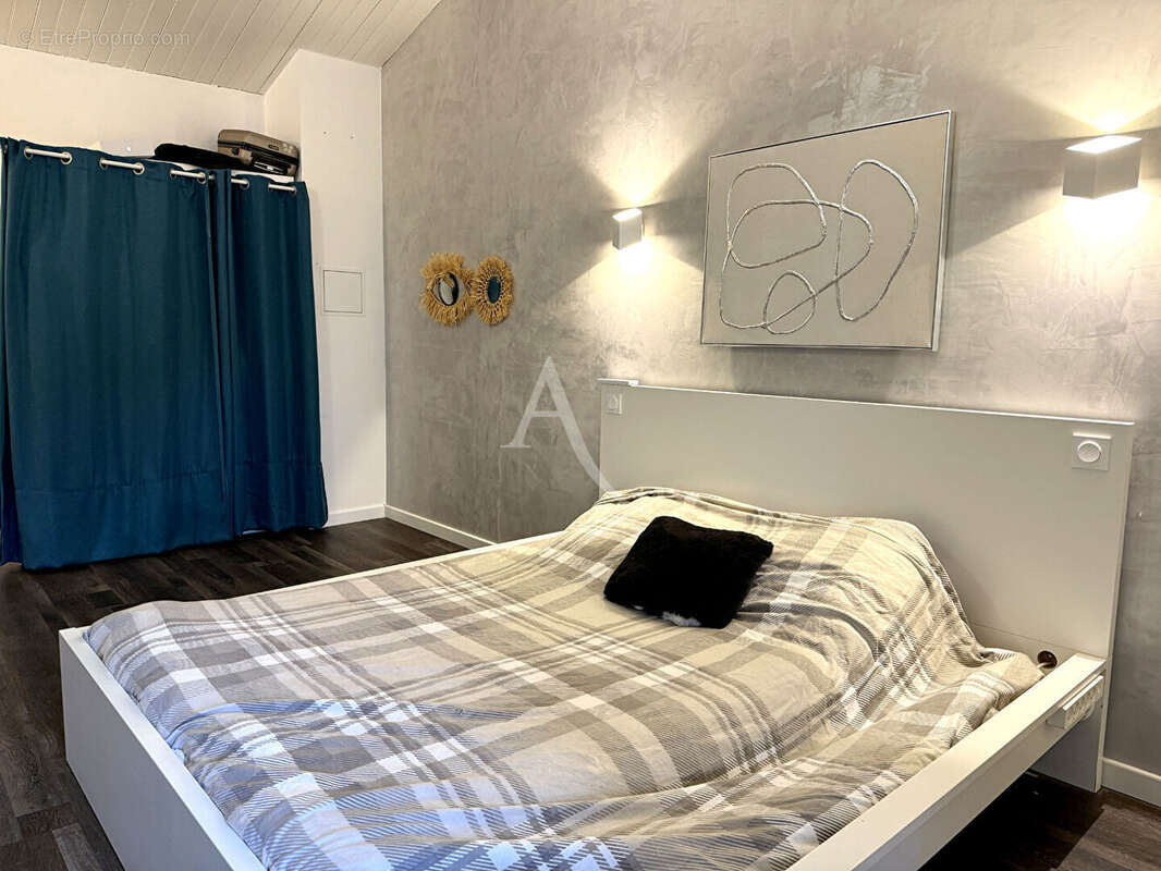 Maison à SAINT-CYR-EN-TALMONDAIS