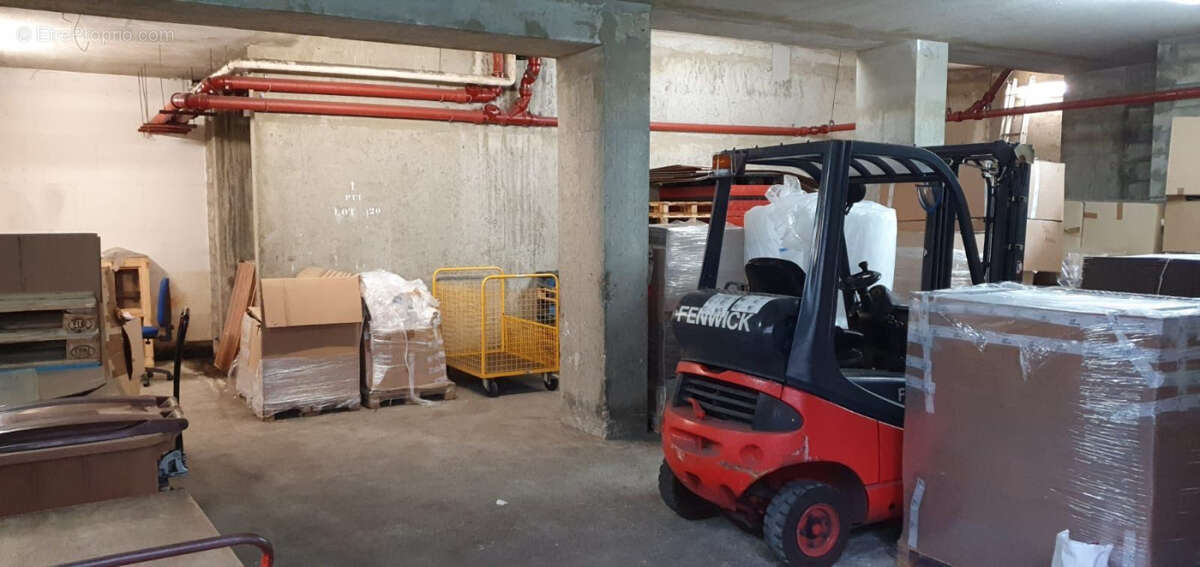 Commerce à COURBEVOIE