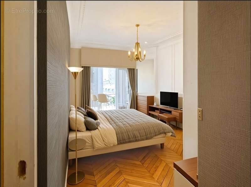 Appartement à PARIS-17E