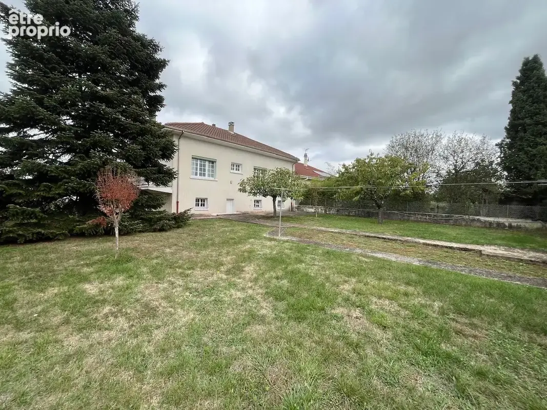 Maison familiale de 110 m2 sur un terrain de plus de 2 000 m2   Corbas - photo 5