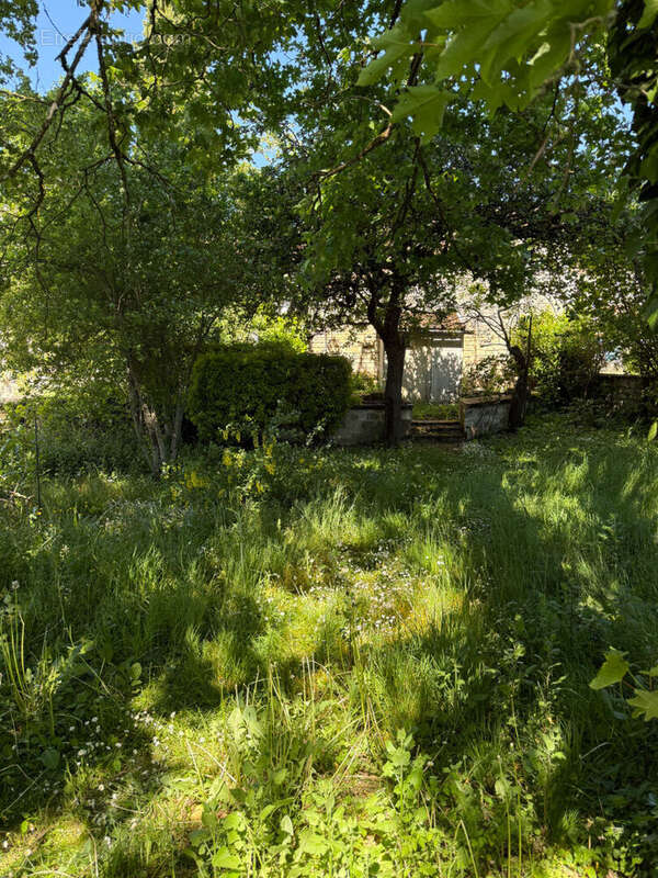 Maison à YROUERRE