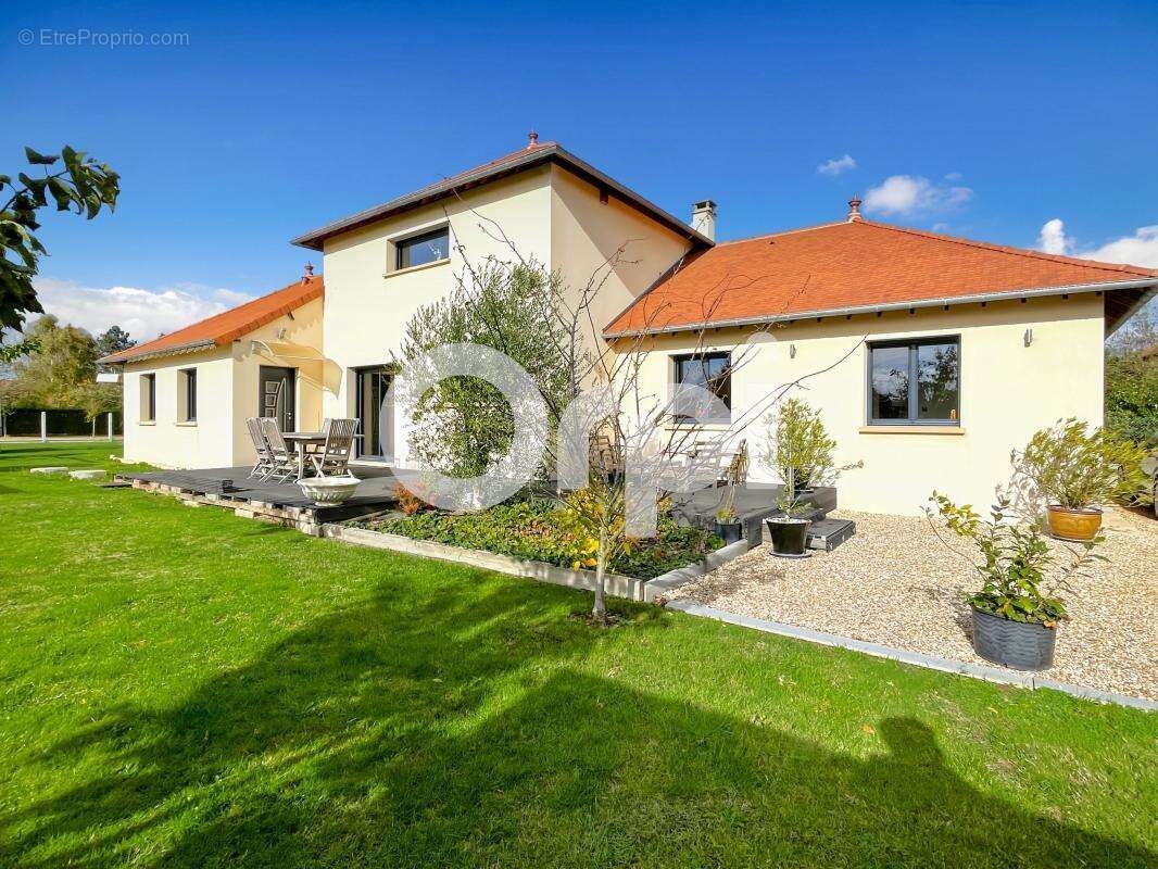 Maison à PACY-SUR-EURE