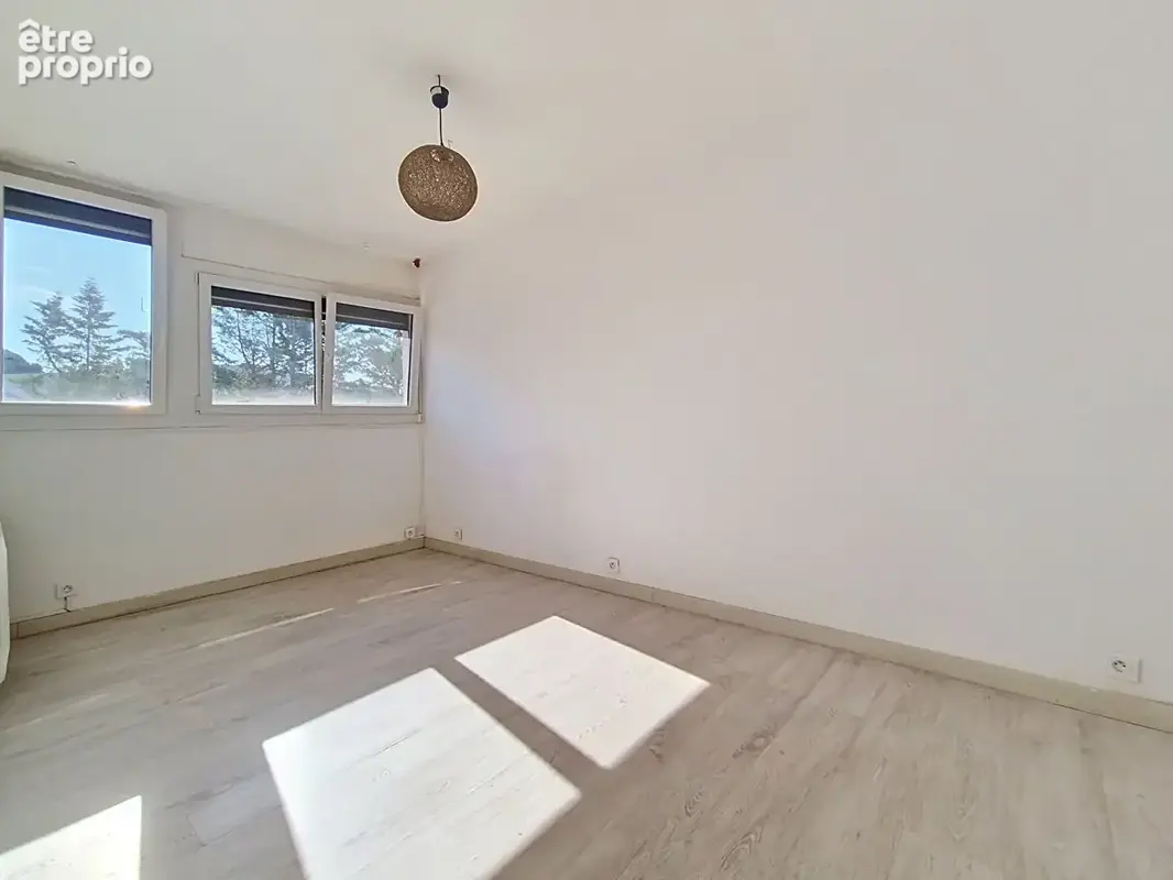 Appartement Salon De Provence 5 pièce(s) 85 m2 - photo 9