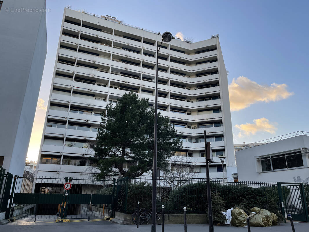 Parking à PARIS-12E