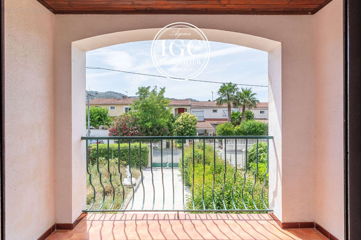Maison à CHATEAUNEUF-LES-MARTIGUES