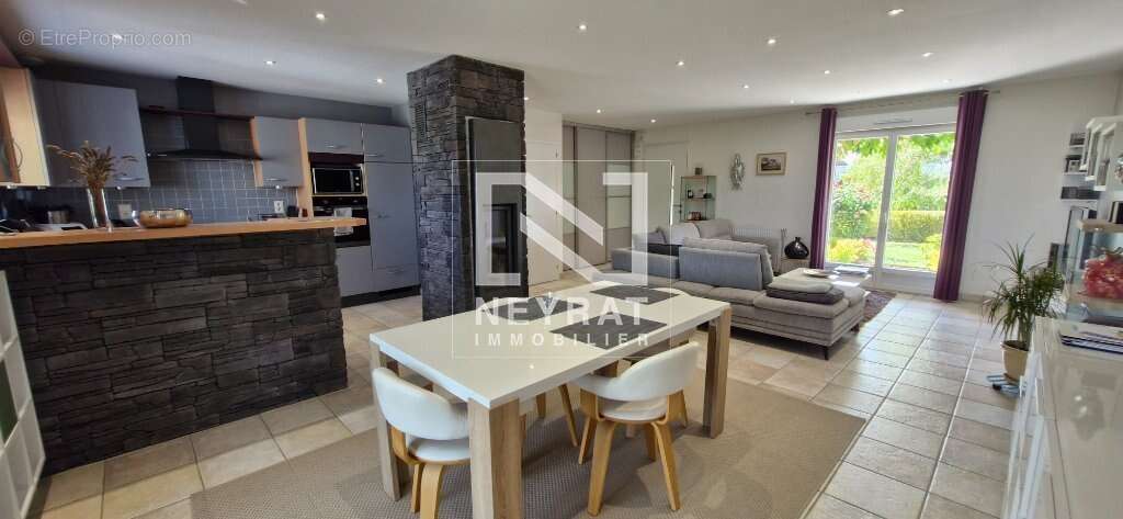 Maison familiale 4 chambres à IZEURE - photo 3