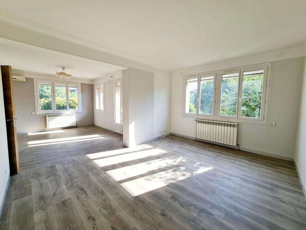 Alès - Maison de 150M² proche des commerces et école - photo 10