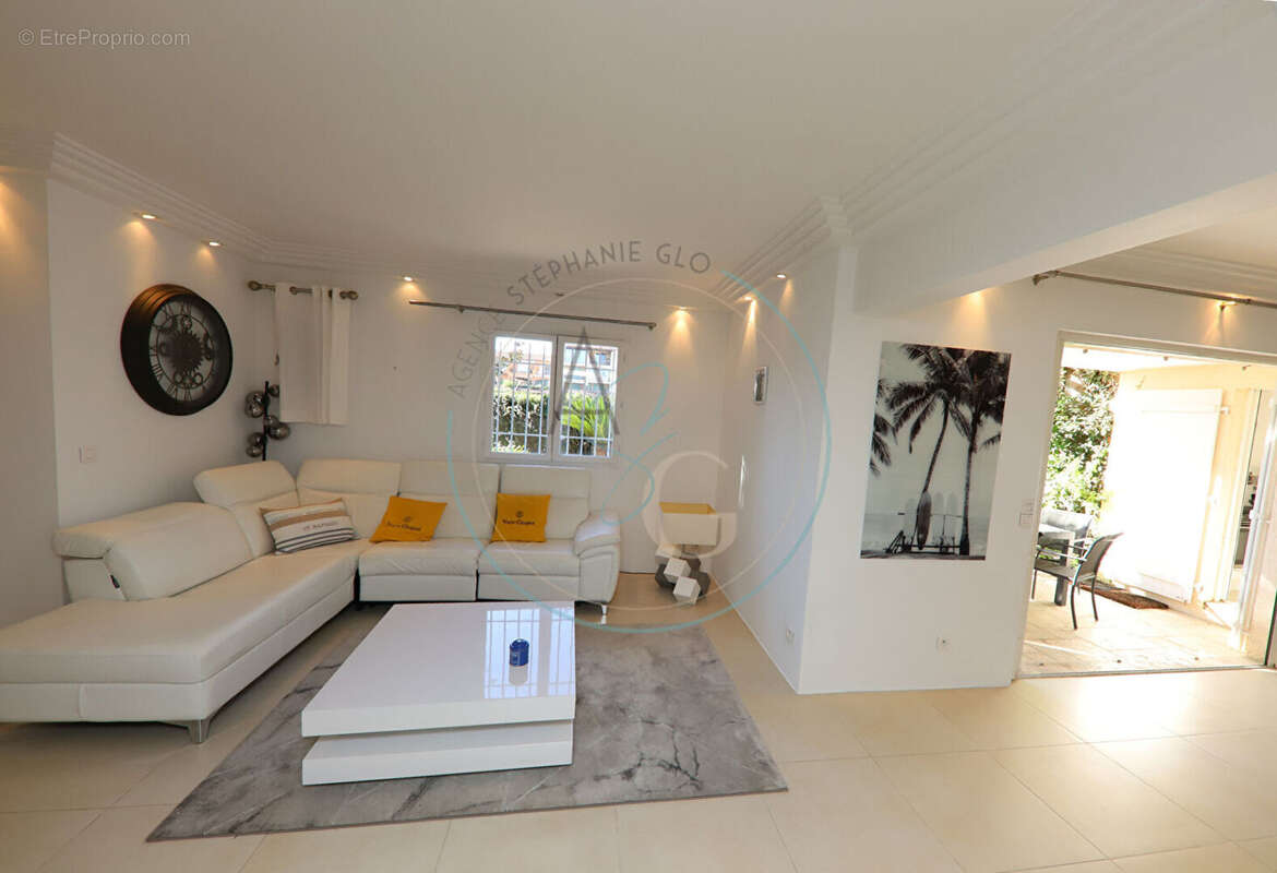 Appartement à COGOLIN