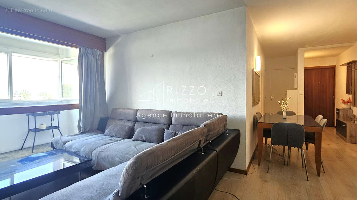 Ferney, T3 en attique 65,5 m2 avec parking et cave - photo 5