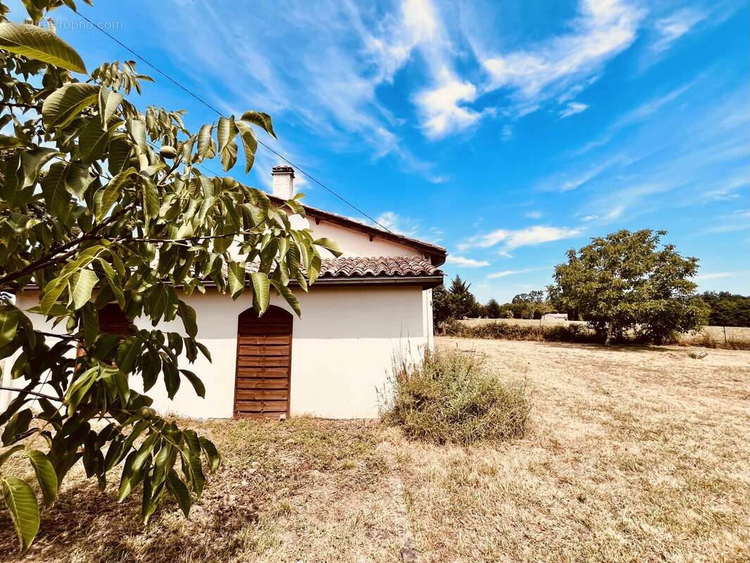 Maison de plain-pied 4 chambres avec jardin et piscine dans un cadre tranquille - photo 18