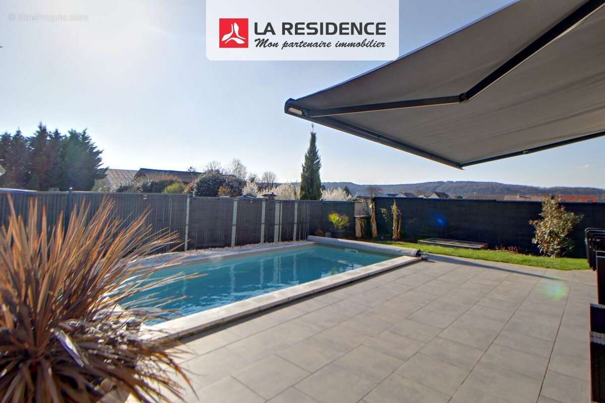 Maison à COURCELLES-SUR-SEINE