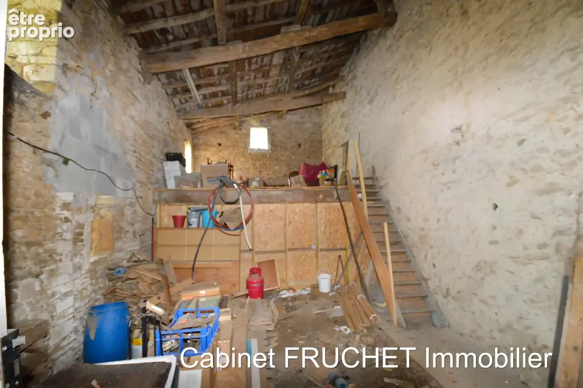 Charmante maison en pierre rénovée récemment avec 3 chambres et un jardin clos - photo 10