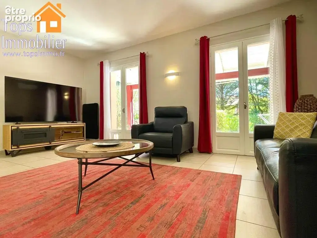 Maison plain pied 4 chambres avec piscine, double garage et parc arboré - photo 8