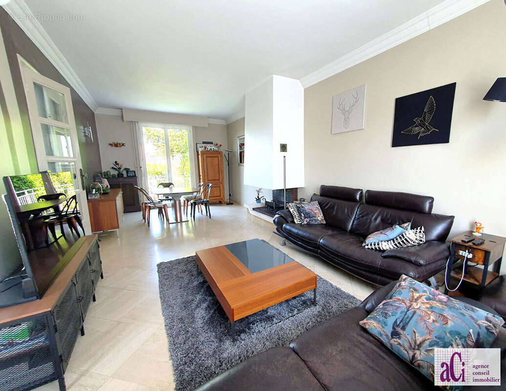 Maison à L'HAY-LES-ROSES