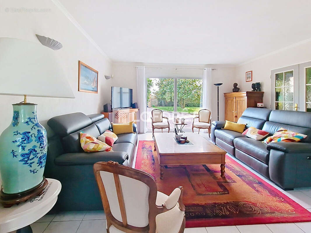 Maison à SAINT-SEBASTIEN-DE-MORSENT