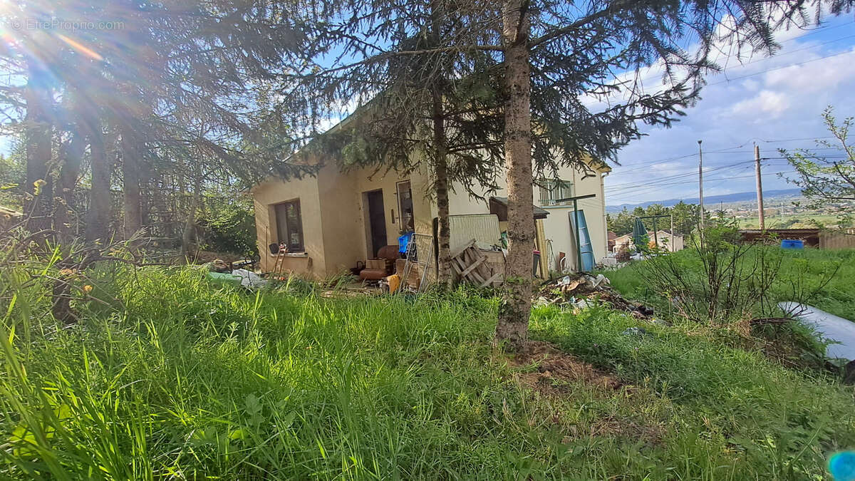 Maison à PUJOLS