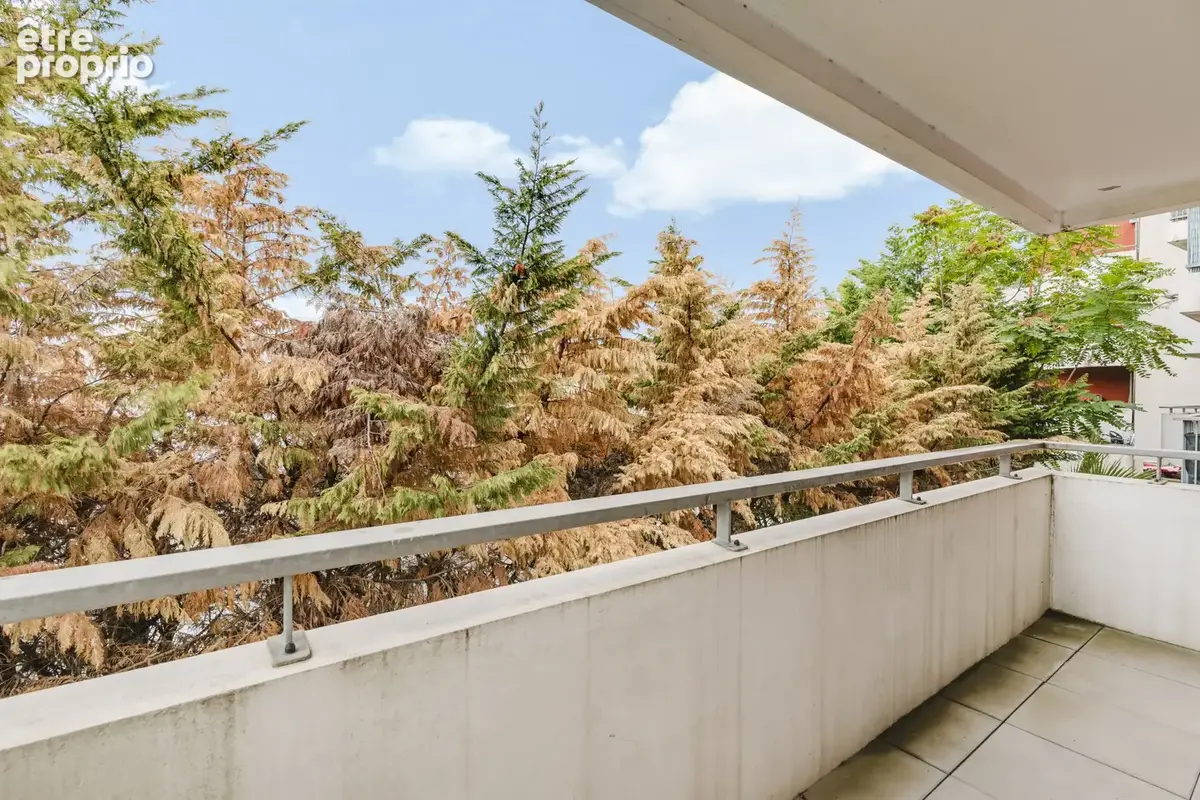 En exclusivité ! Découvrez cet appartement T3 de 54 m2, situé au 1er étage, secteur Lalande. - photo 3