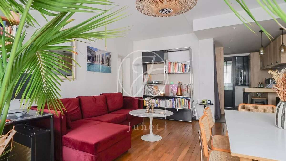 Appartement à PARIS-17E