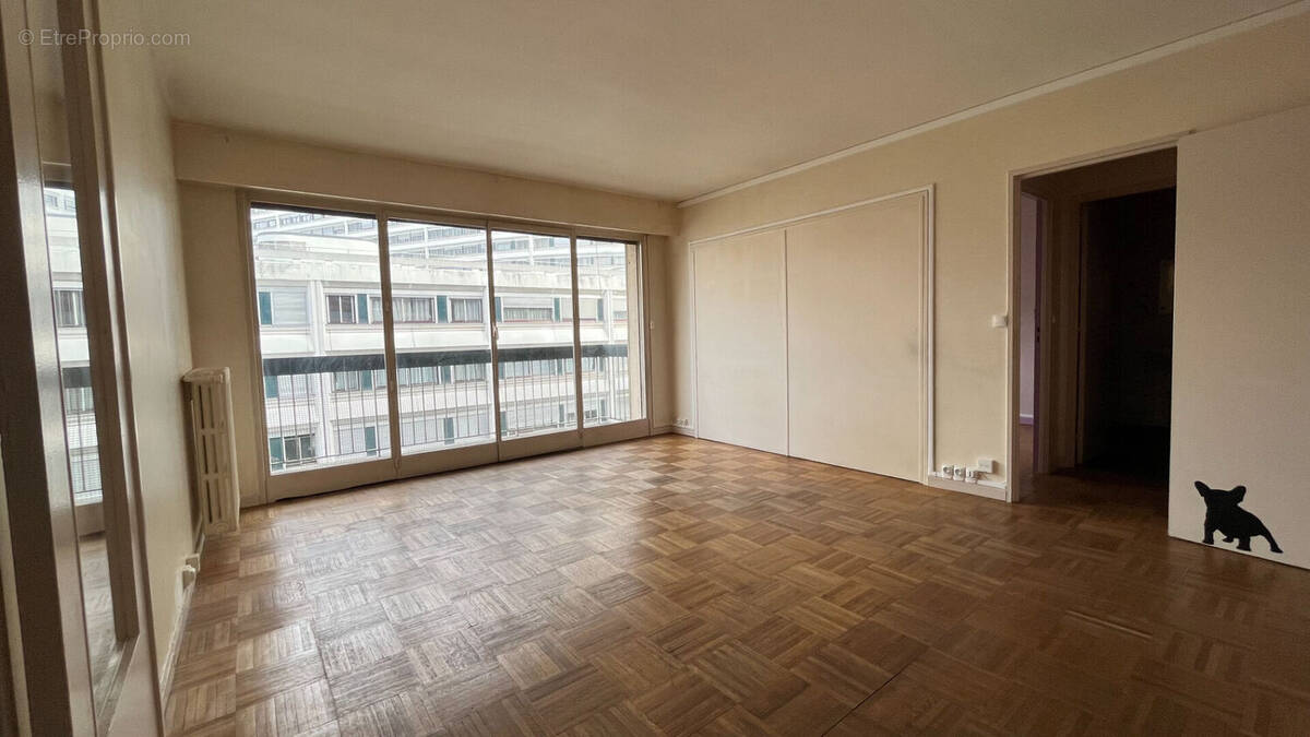 Appartement à PARIS-15E