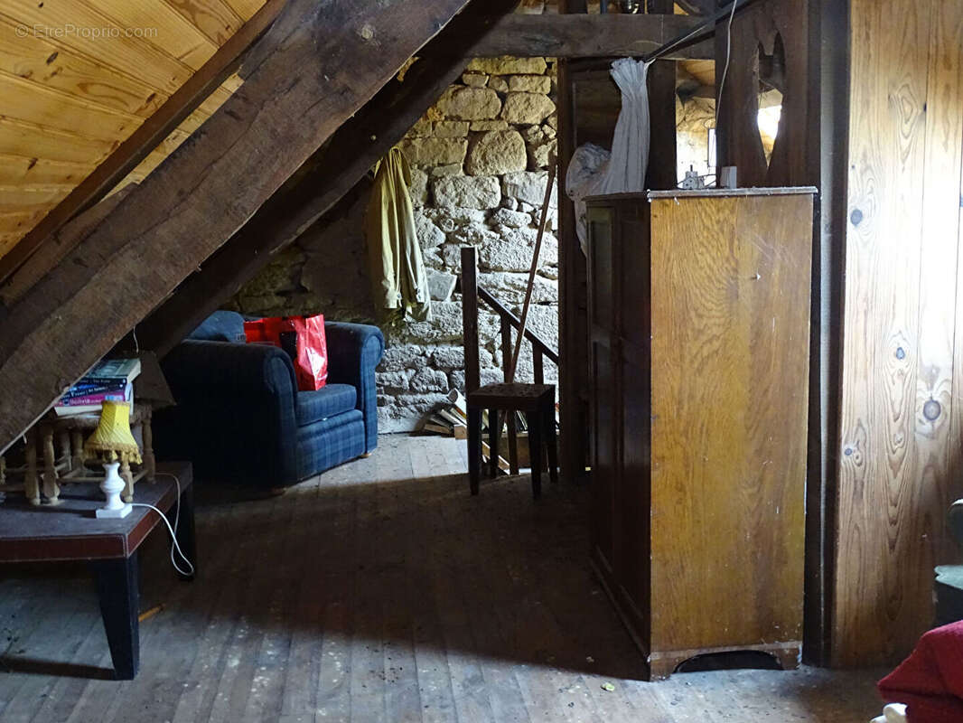 CÔTES-D'ARMOR.  Maison individuelle en pierre à rénover, proche de Saint-Nicolas-du-Pélem - photo 16