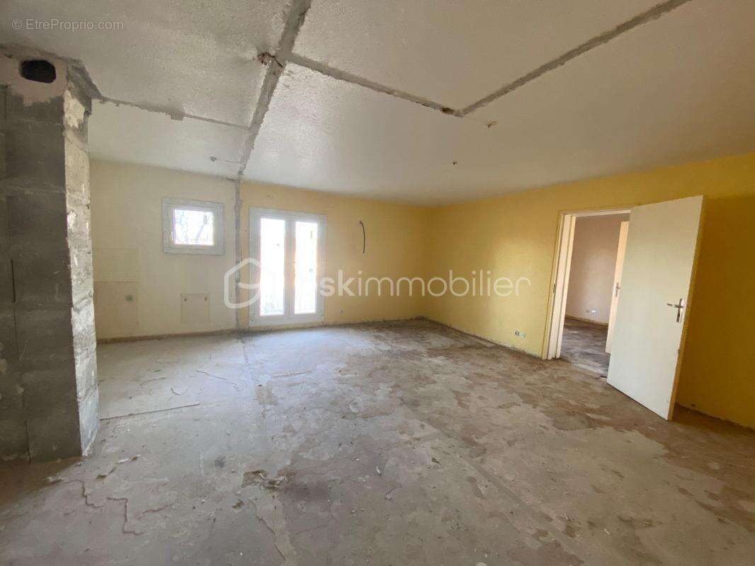 SAINT-CHRISTOL ((84) - 55 000 € FAI – 68 m² + 2 balcons + 2 places de parking - Créez votre appartement sur mesure ! Plusieurs p - photo 7