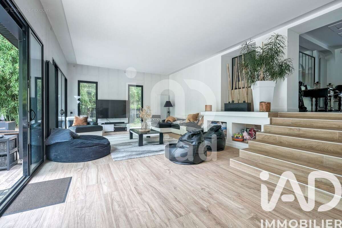 Photo 5 - Maison à LAMORLAYE