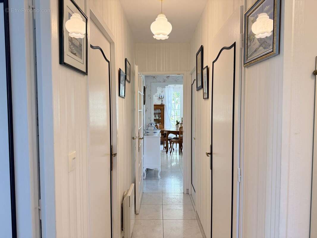 Maison 95 m² à Thaims  - photo 8