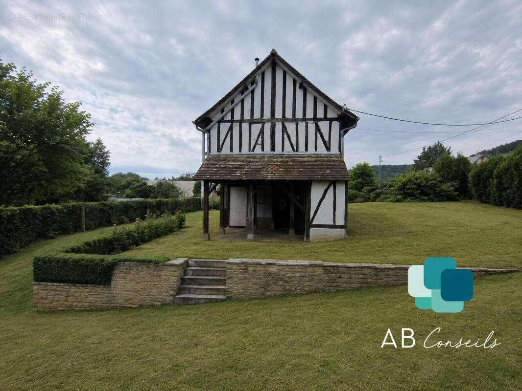 façade sud / Est - Maison à HENOUVILLE