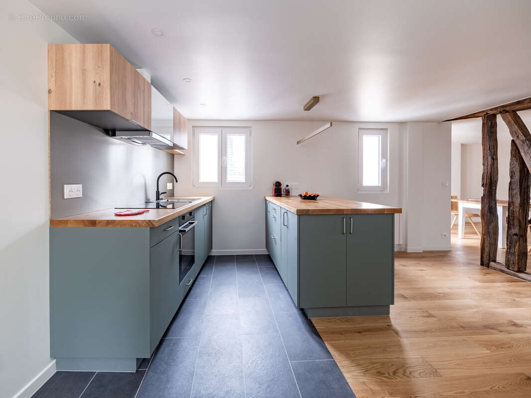 Appartement à PARIS-3E