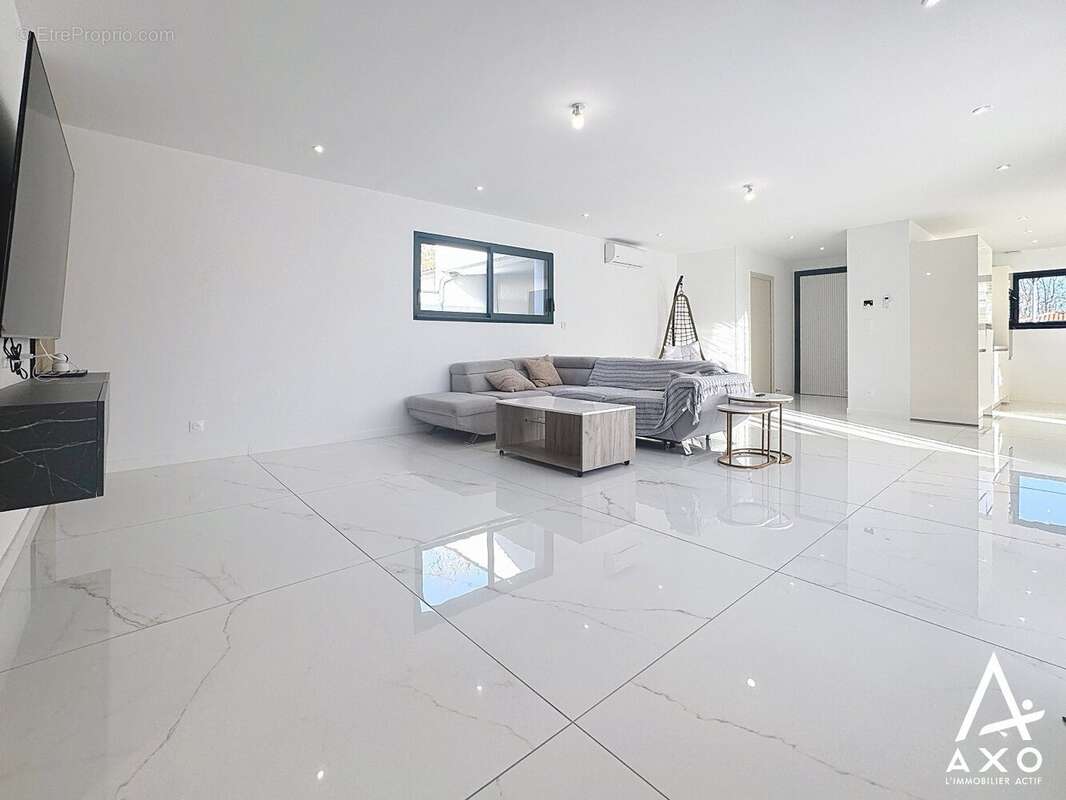 Maison à MAZEROLLES