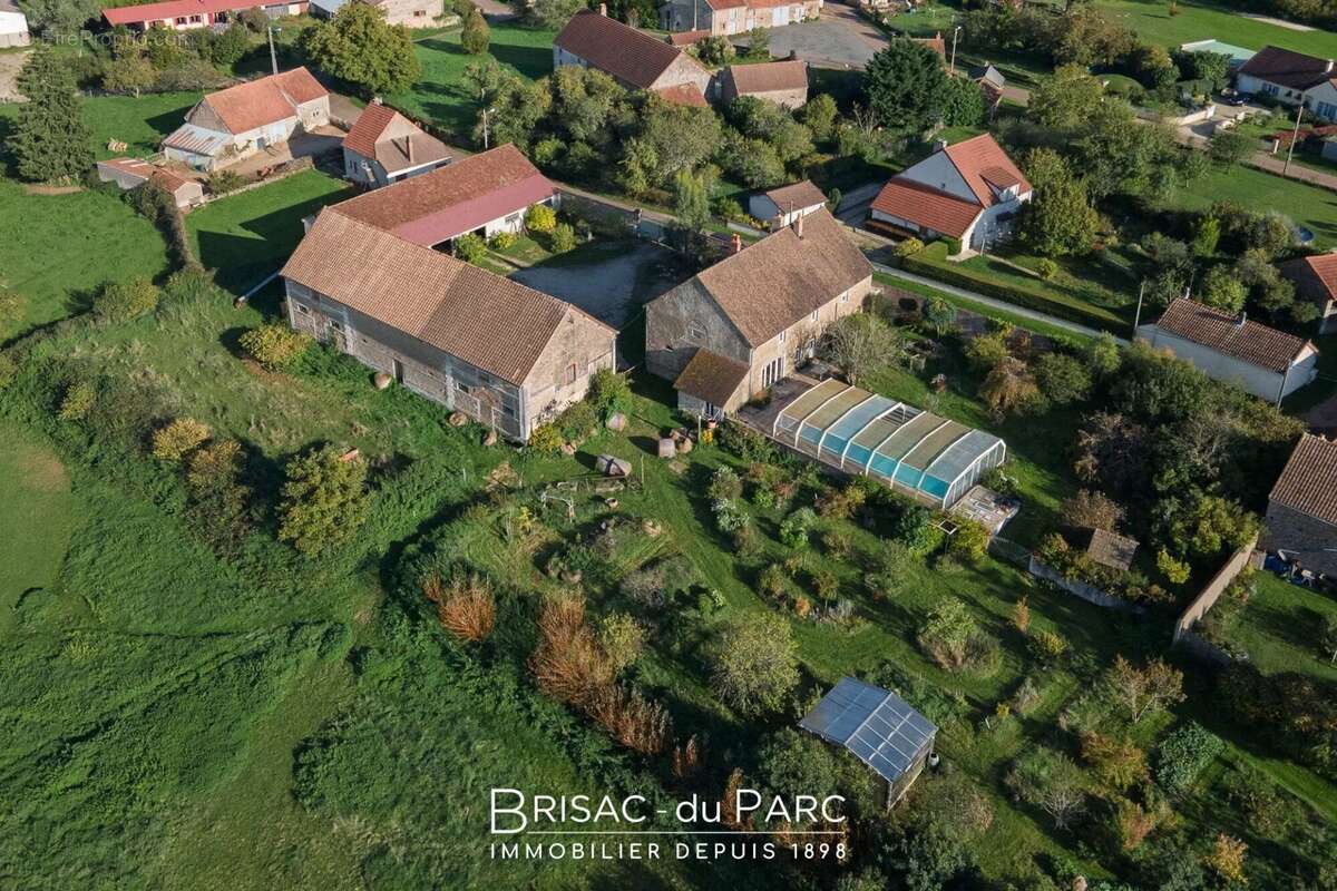 Maison à ANTIGNY-LA-VILLE