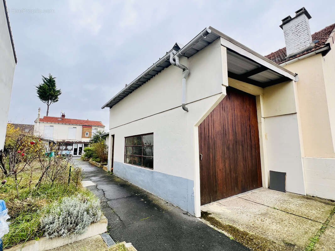 Maison à LE BLANC-MESNIL