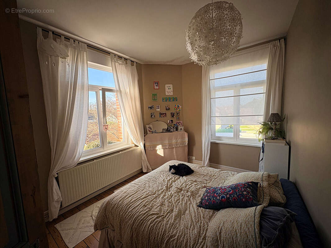 Maison à MOY-DE-L'AISNE