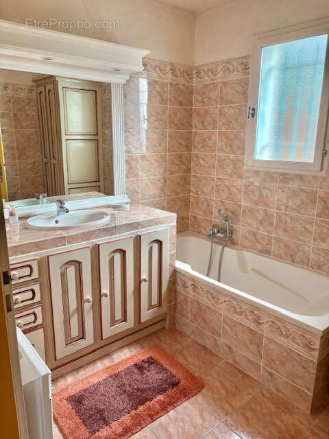 Maison à BESSE-SUR-ISSOLE