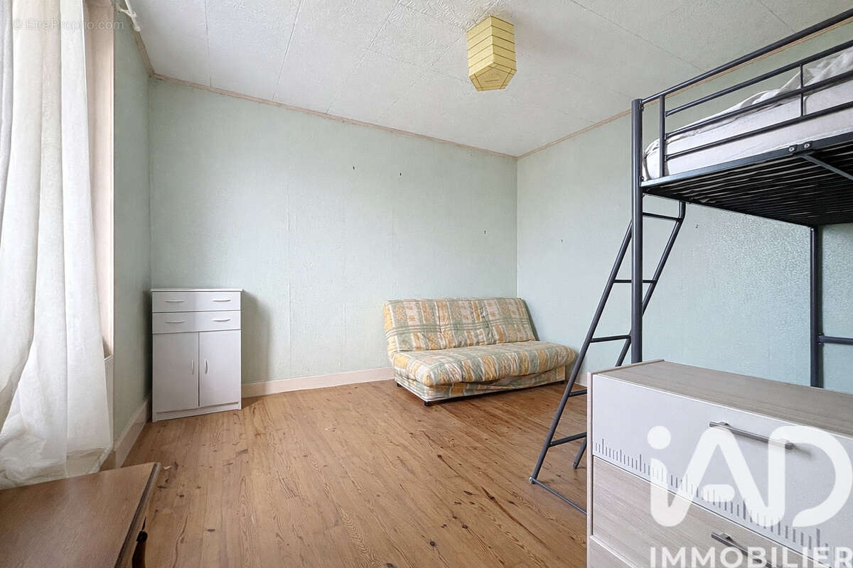Maison 96 m² à Dugny-Sur-Meuse  - photo 4